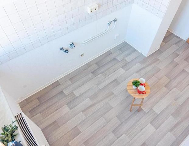 Helle 4-Raum-Wohnung mit Tageslichtbad - Foto 1