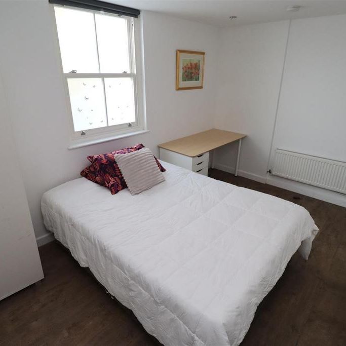 House share to rent - Photo 1