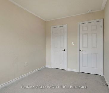 Townhouse For Lease | W8130134 - Photo 5