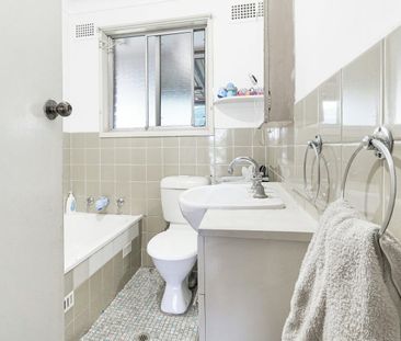 GREAT FAMILY HOME - Photo 4