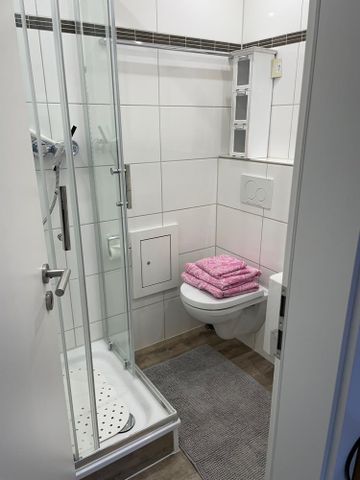 Charmante, möblierte 1-Zimmer-Wohnung in zentraler Lage von Düsseldorf-Derendorf - Photo 2