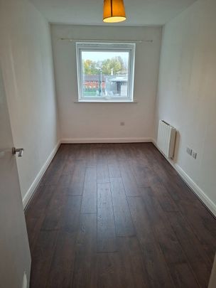 2 Bed Flat, Denmark Road, M15 - Photo 1