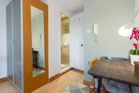 Flat 12 West Cromwell Road, Earls Court SW5 9QL - Photo 4