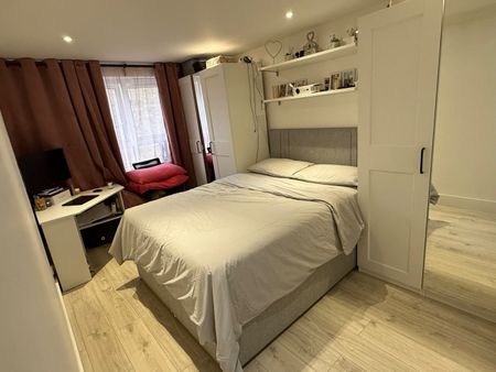 1 Bed Flat, Cheesemans Terrace, W14 - Photo 4