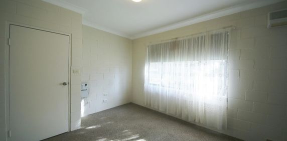 ONE-BEDROOM UNIT IN SOUTH - Photo 2