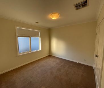 2/2 Wyong Street, Keilor East VIC 3033 - Photo 4