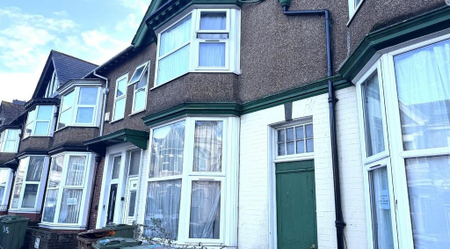 6 bedroom terraced house to rent - Photo 5
