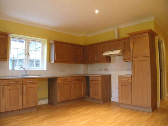 4 bedroom house to rent - Photo 1