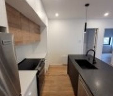 Magnifique condo de 2 chambres, offert en location semi-meublée ! - Photo 4