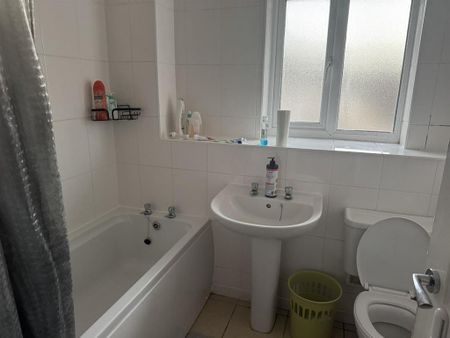 2 bedroom detached house to rent - Photo 4