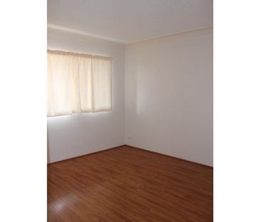 Excellent Condition Unit In Convenient Location ! - Photo 4