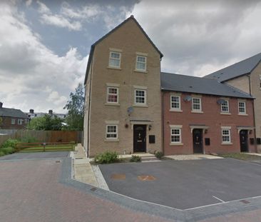 2 bed Town House - To Let - Photo 1