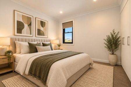 Six-Bedroom Family Home with Flexible Two-Level Layout in Condell Park - Photo 5