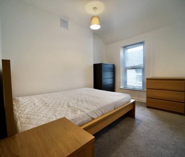 24 Albert Street - Photo 2