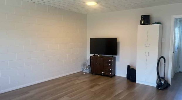 Modern and Bright 2 Bedroom unit - Photo 1