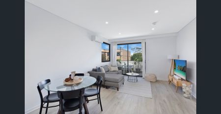 Stunning Brand New Apartment - water usage included - Photo 5