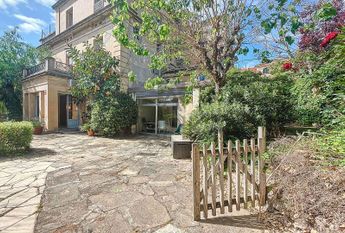 Casa señorial junto a la Clínica Teknon, Barcelona