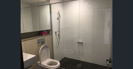 ONLY $665/w ! North Aspect Modern 1 Bed Apartment! In the Heart of Wentworth Point! Mins Walk to the water side! - Photo 5