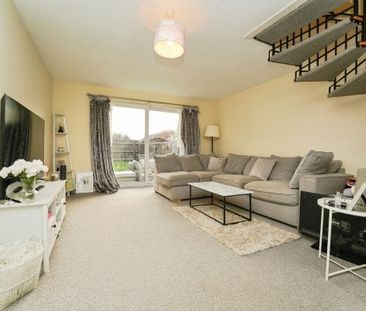 St. Michaels Close, Evesham, WR11 - Photo 1