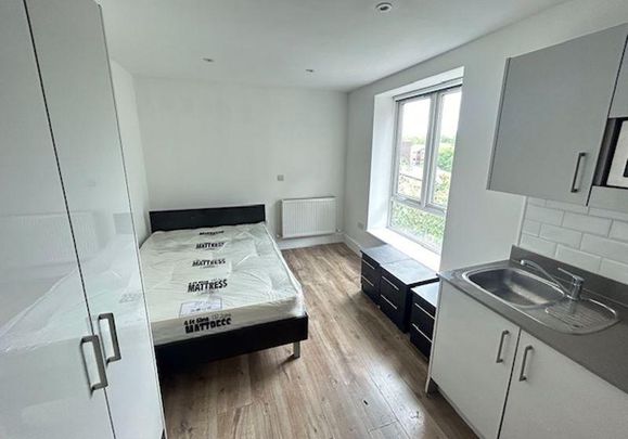 Studio to rent - Photo 1