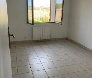 Location maison 3 pièces - 60m² à Scorbe clairvaux (86140) - Photo 4