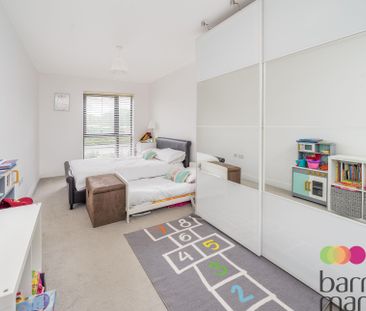 Royal Engineers Way, London, Millbrook Park - Photo 5