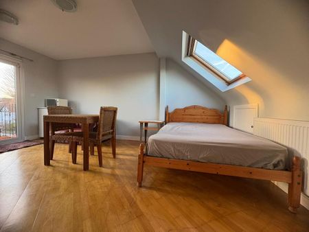 Studio to rent - Photo 3