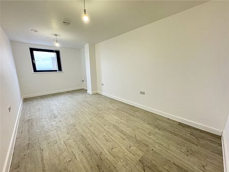 3 bedroom Flat To Rent - Photo 3