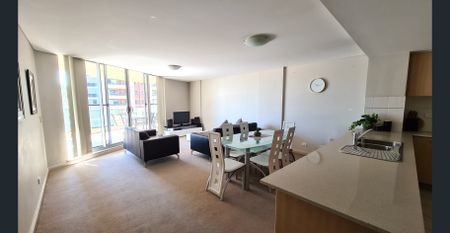 CALL TO BOOK PRIVATE INSPECTION! - SPACIOUS 2 BEDROOM. Fully furnished & fully equipped with all appliances, cookware, crockery, utensils and linen. - Photo 2