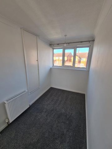 3 Bed End Terrace, Rycroft Avenue, LS13 - Photo 3