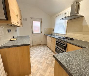 3 bedroom terraced house to rent - Photo 5