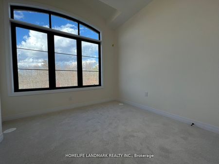 Townhouse For Lease | N8126700 - Photo 3