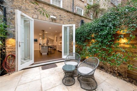 Spacious four bedroom townhouse of approximately 2,521 square feet. - Photo 5