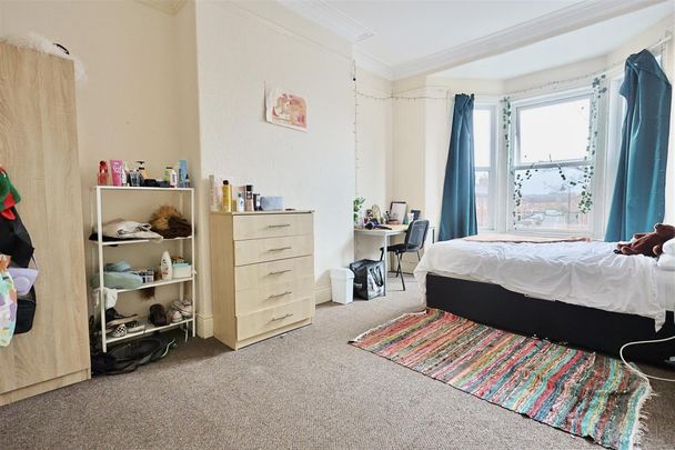 3 bedroom Student Terraced House to rent in Rothbury Terrace, Heaton, Newcastle Upon Tyne, Ne6 - Photo 1