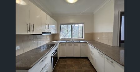 Terrific Townhouse! - Photo 5