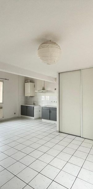 Location Appartement 2 pièces 46m² CARPENTRAS 84200 - Photo 1