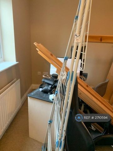 4 bedroom semi-detached house to rent - Photo 2