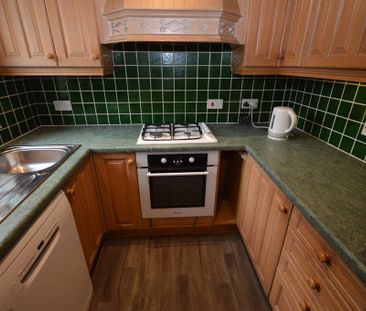 3 bedroom terraced house to rent - Photo 6