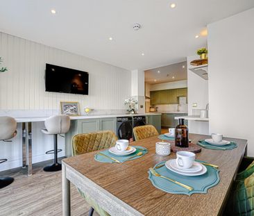 Thundersley Park Road, Benfleet - Photo 1