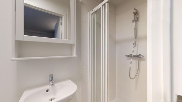 Beautiful bright student room! - Photo 1