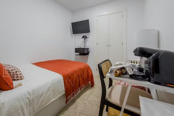 Calle de Orense, Madrid, Community of Madrid 28020 - Foto 1