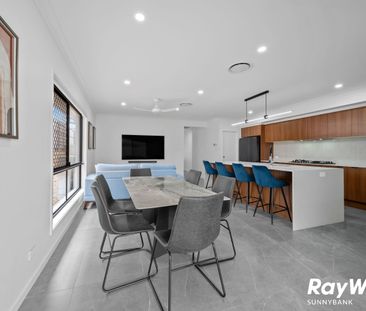 Spacious Family Living with Ducted Aircon - Photo 6