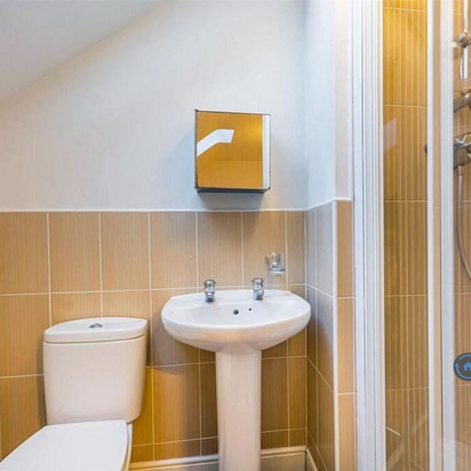 3 bedroom semi-detached house to rent - Photo 1