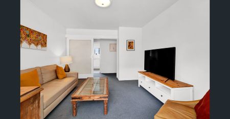 Prized Elwood Address - FULLY FURNISHED - Photo 3