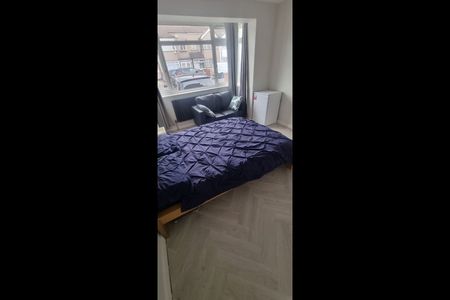 Room in a Shared House, Galpins Road, CR7 - Photo 5
