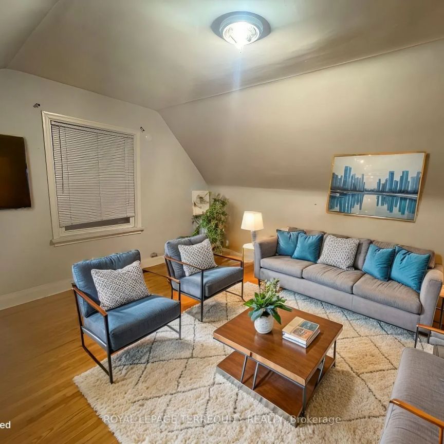 127 Sheppard Avenue W #Top Floor - Photo 1