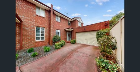 Well Designed Townhouse with Secure Garage and Courtyard - Photo 2