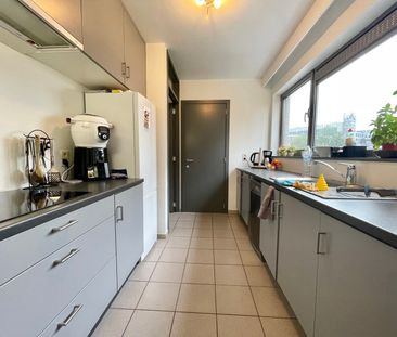 Zeer knap, groot appartement aan OLV Plein met 2 slpks - Foto 3