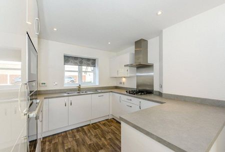 4 bedroom terraced house to rent - Photo 4