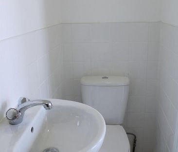 Studio to rent - Photo 6